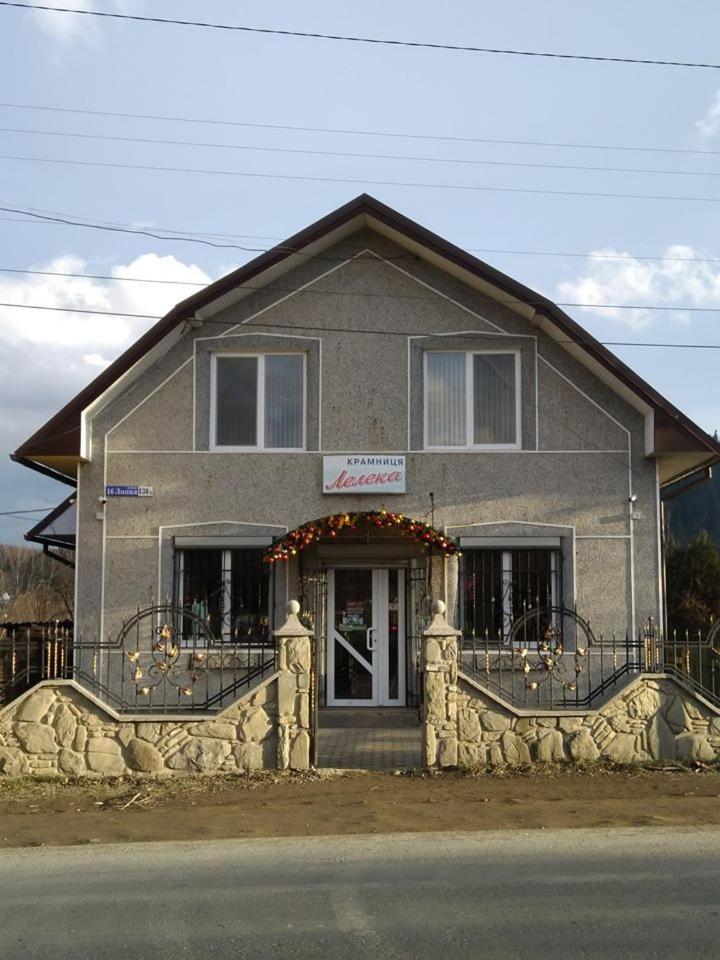 Лелека Guest House Dilyatyn Eksteriør bilde